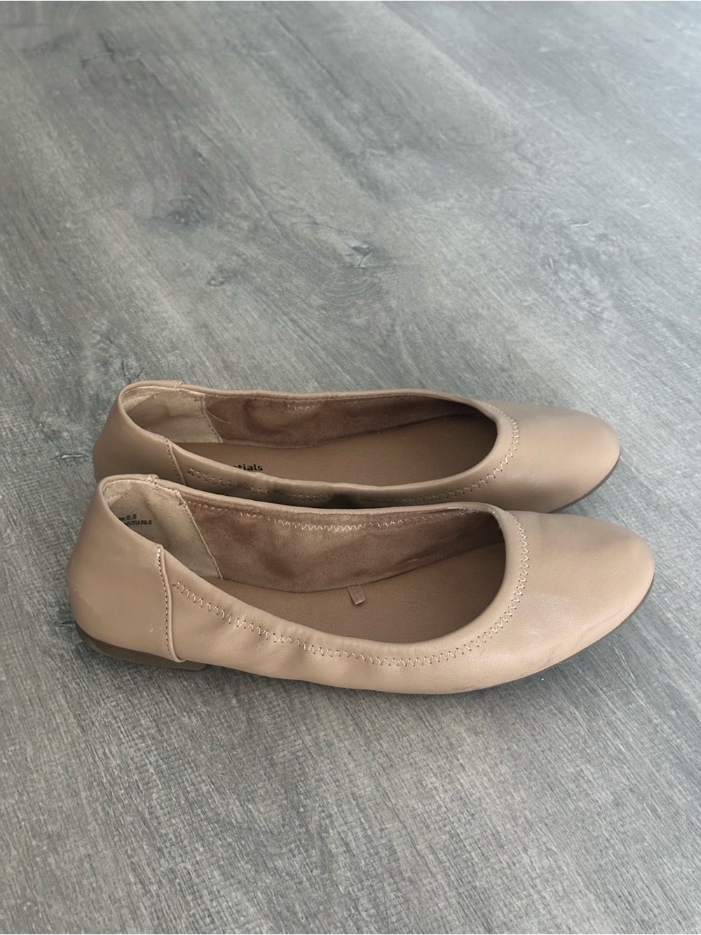 Amazon Essentials Women's Nude/Taupe Ballet Flats